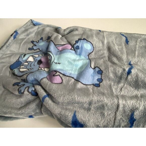 Disney Stitch Halloween Bats Dark Gray Soft Plush Throw Blanket 60” x 70” NEW - Picture 11 of 12